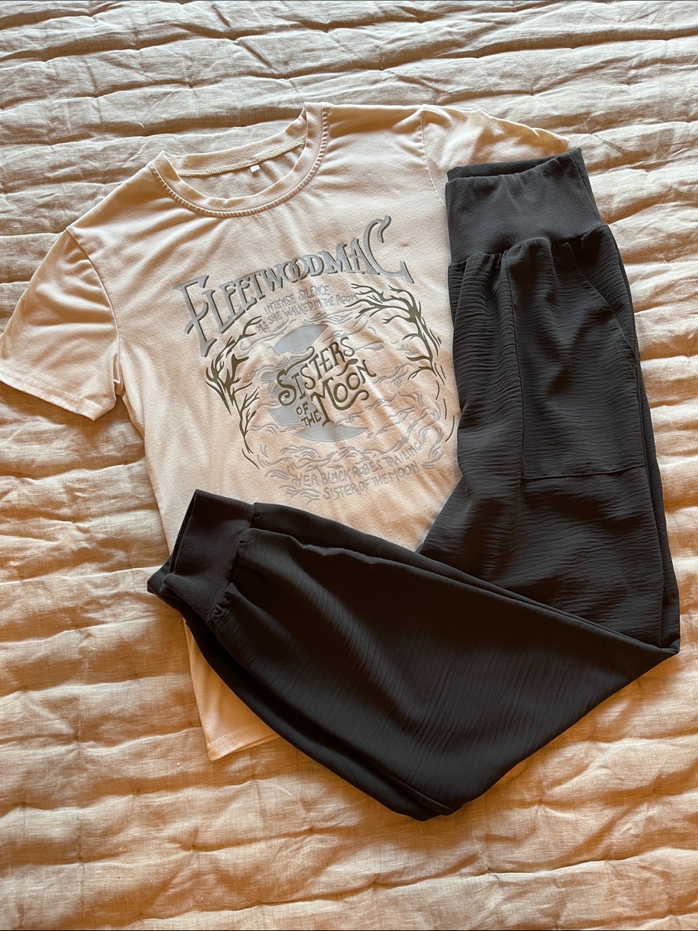 Zenana pants M Graphic Tee S Set Fleetwood Mac